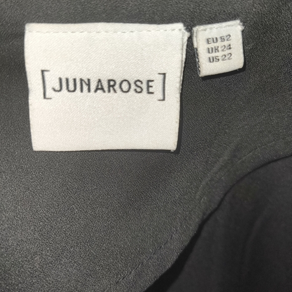 Junarose Black Asymmetrical Short Sleeve Blouse - Picture 2 of 4